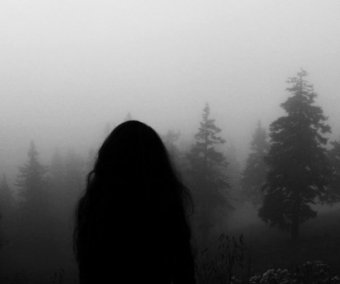 black-and-white-depressed-girl-hair-lonely-Favim.com-115553